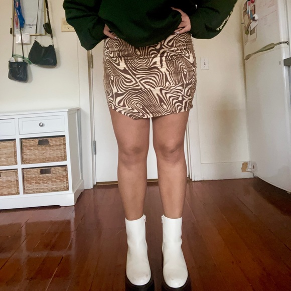 Urban Outfitters Swirl Print Mini Skirt - Picture 2 of 7